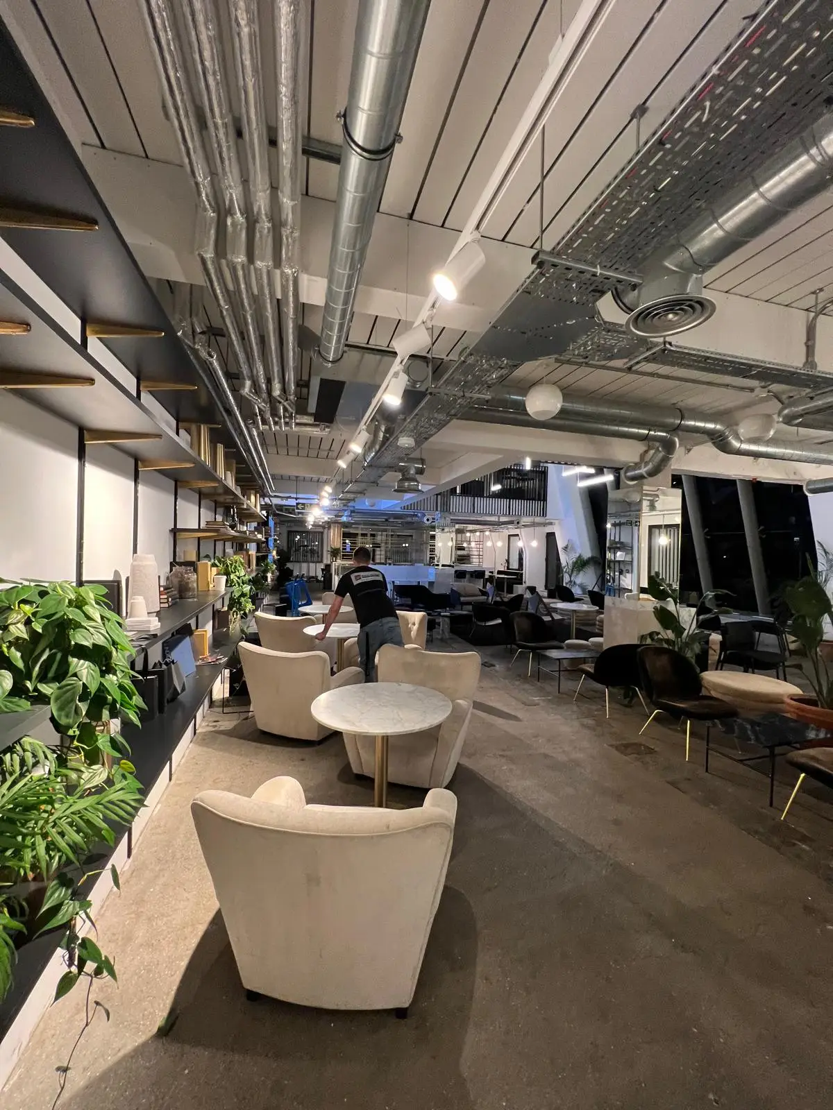 Red Rose Removals - Professional Commercial Removals